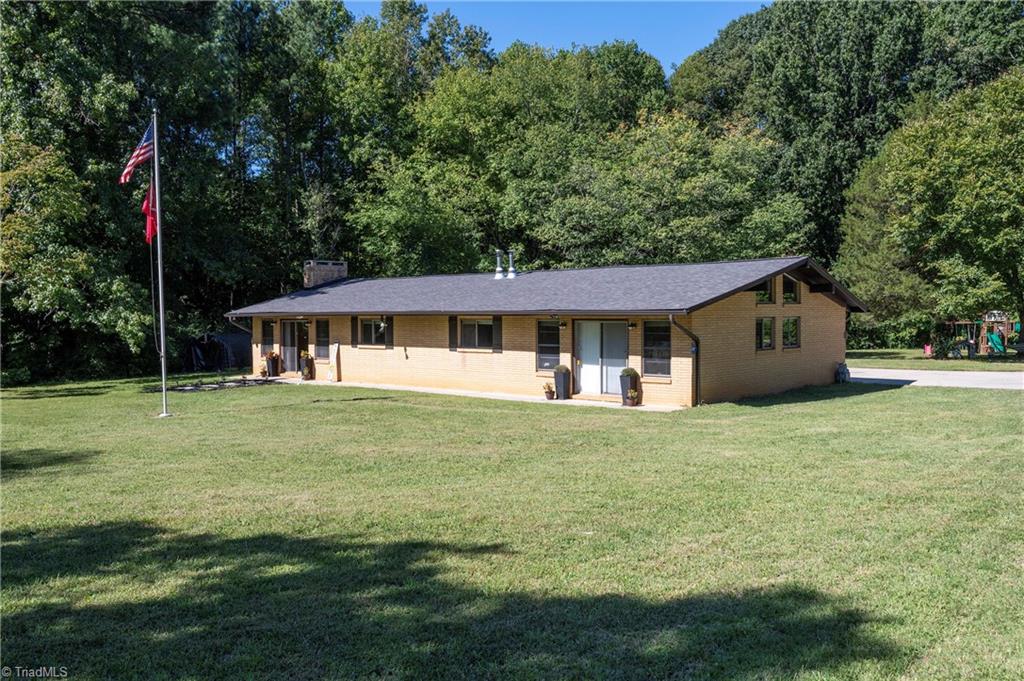Photo of 490 Pinecroft Boulevard, Lexington, NC 27295 (MLS # 1238694)