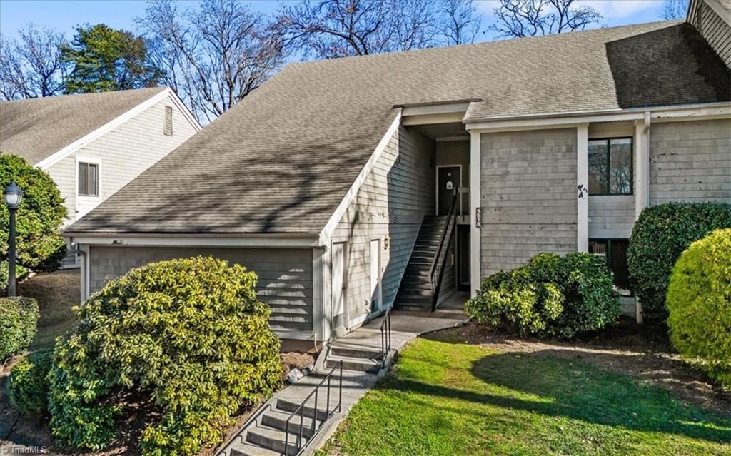 Photo of 1518 Benjamin Parkway #C, Greensboro, NC 27408 (MLS # 1206379)