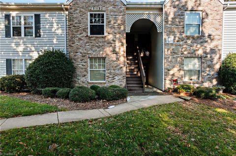 A home in Clemmons