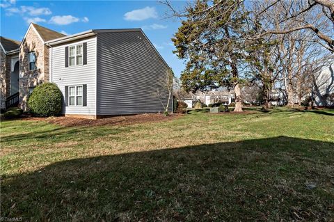 A home in Clemmons