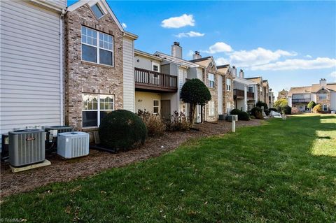 A home in Clemmons