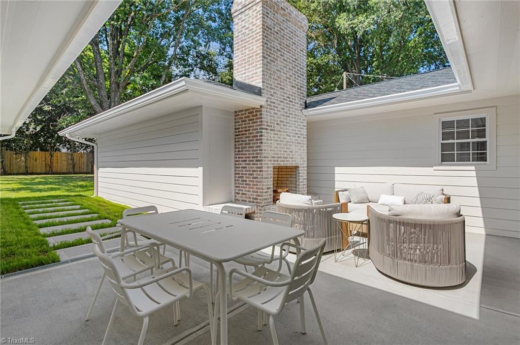 1109 Buckingham Road