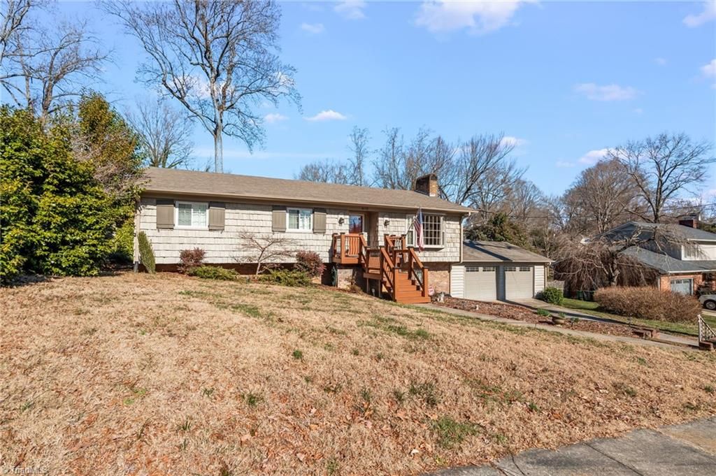 Photo of 610 Colonial Drive, High Point, NC 27262 (MLS # 1207328)