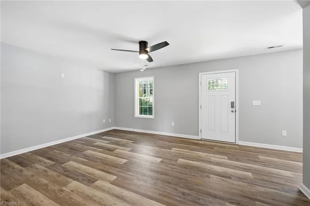 323 4th Street, photo 5 of 36