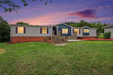 Mobile Home For Sale - 1060 Knobview Lane<br/> Stokes County, Pilot Mountain, NC 27041