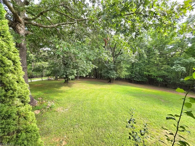 179 Caseys Crossing Trail, photo 5 of 35