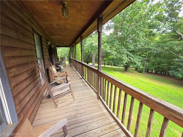 179 Caseys Crossing Trail, photo 3 of 35