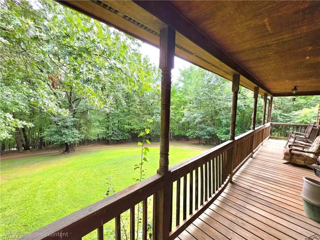 179 Caseys Crossing Trail, photo 4 of 35