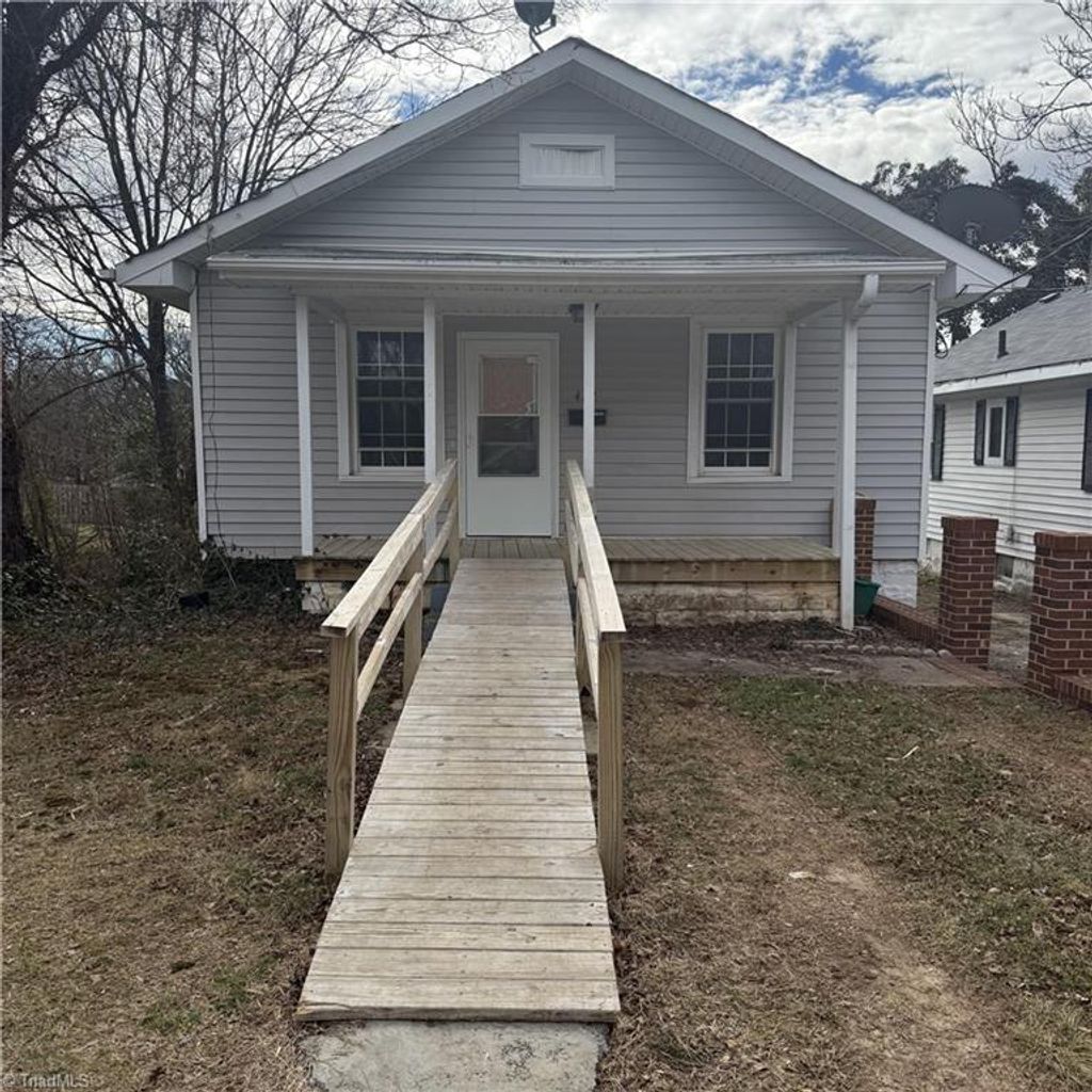 Photo of 422 Acadia Avenue, Winston-Salem, NC 27127 (MLS # 1207271)