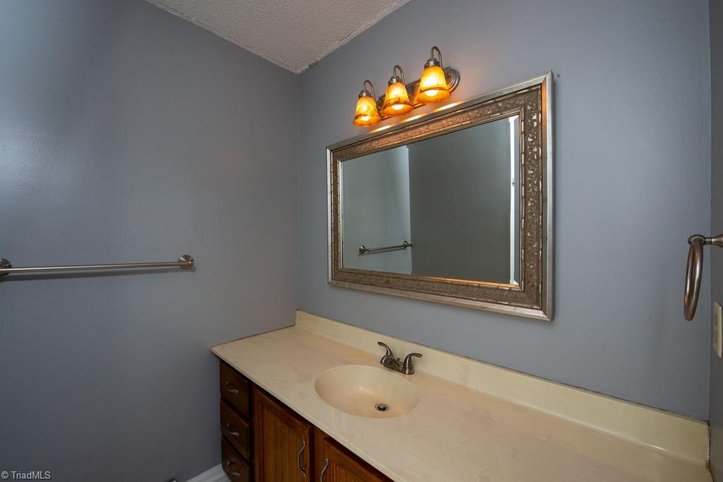 136 Old Mill Road #D, High Point, North Carolina image 34