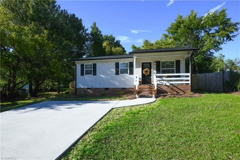 Photo of 2205 Gable Way, High Point, NC 27262 (MLS # 1239213)