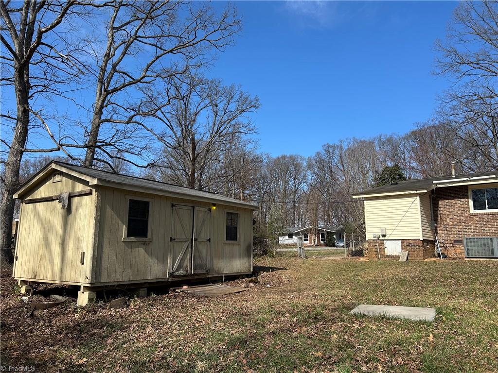 Greensboro, North Carolina 27408, United States, 3 Bedrooms Bedrooms, ,1 BathroomBathrooms,Residential,Pending,90940