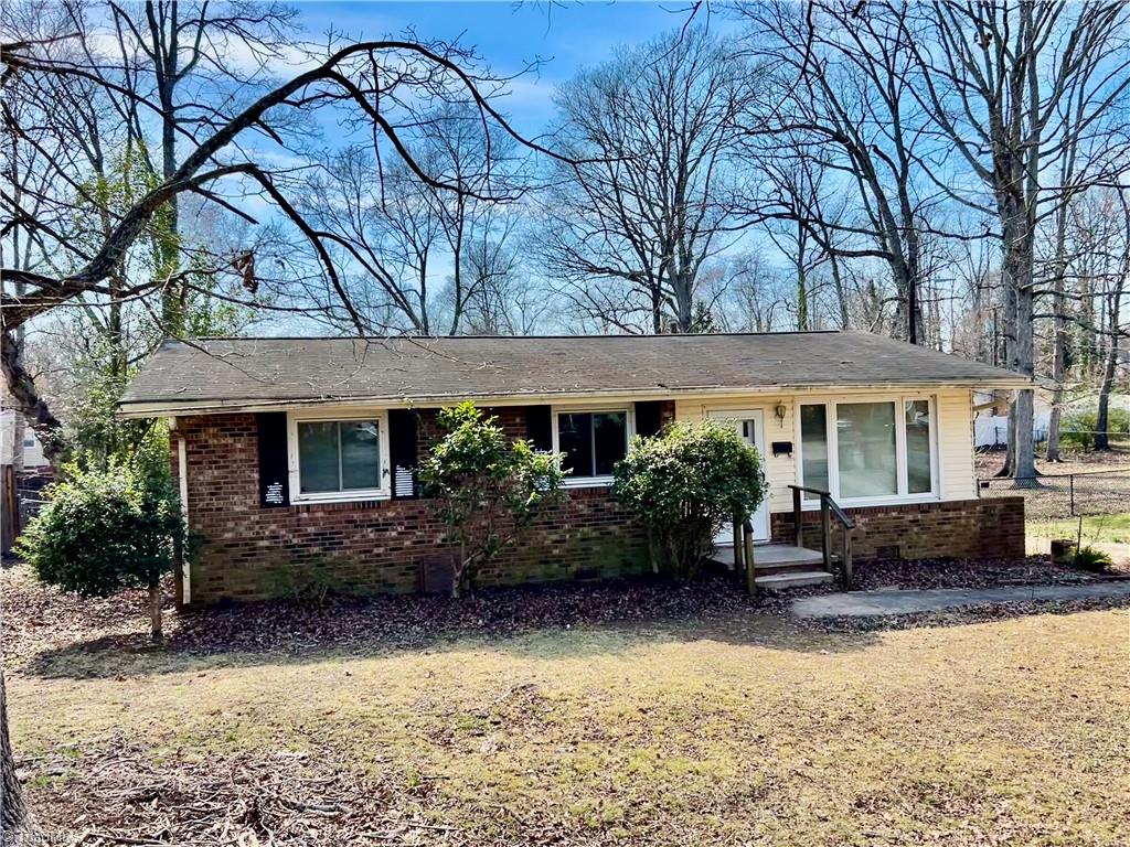 Greensboro, North Carolina 27408, United States, 3 Bedrooms Bedrooms, ,1 BathroomBathrooms,Residential,Pending,90940