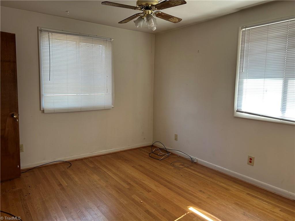 Greensboro, North Carolina 27408, United States, 3 Bedrooms Bedrooms, ,1 BathroomBathrooms,Residential,Pending,90940