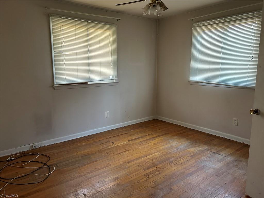 Greensboro, North Carolina 27408, United States, 3 Bedrooms Bedrooms, ,1 BathroomBathrooms,Residential,Pending,90940