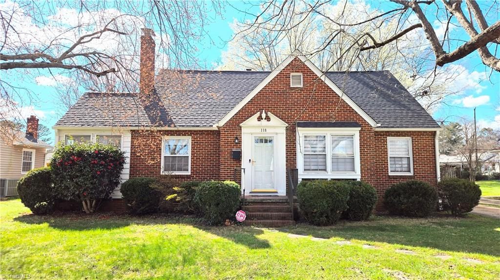 Photo of 118 Tarleton Avenue, Burlington, NC 27215 (MLS # 1212074)