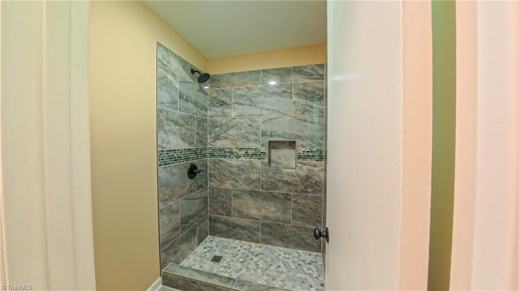 2209 Bracyridge Road, Greensboro, North Carolina image 22