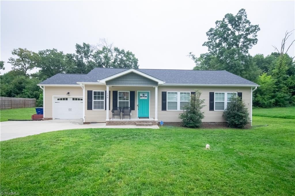 Photo of 198 Quail Drive, Winston-Salem, NC 27105 (MLS # 1229927)