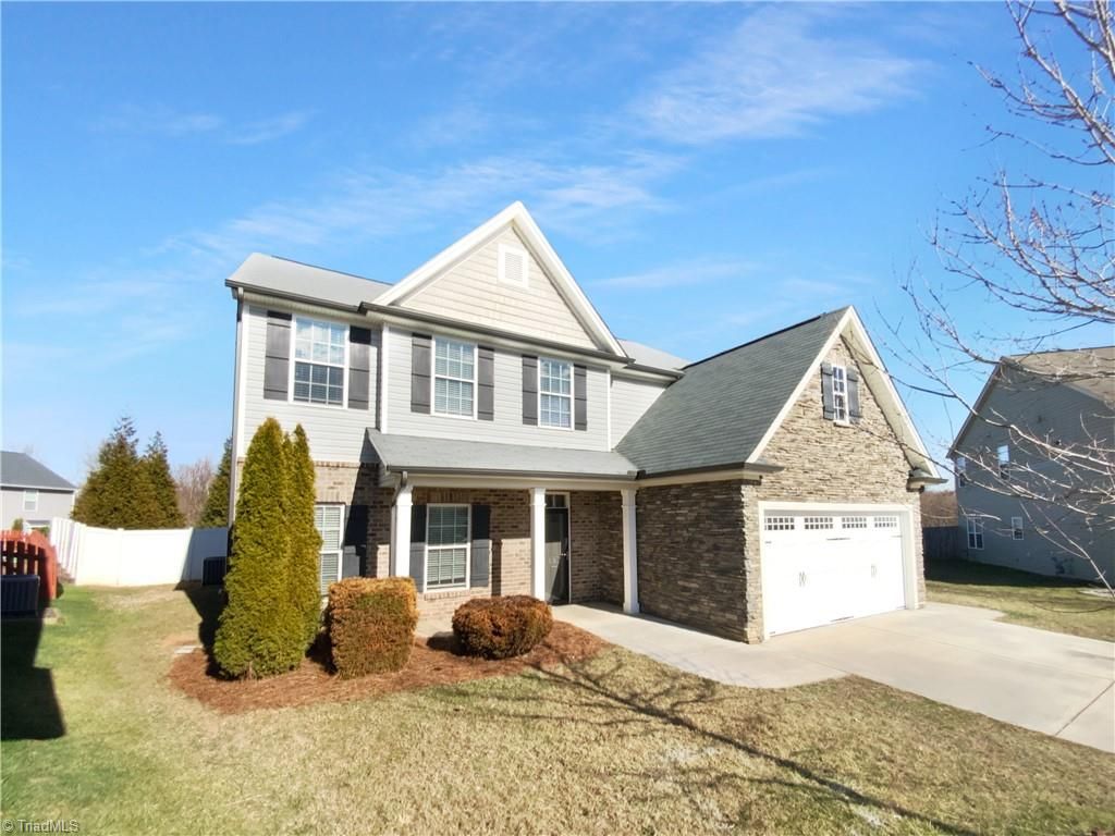 Photo of 5713 Chicory Meadows Court, Clemmons, NC 27012 (MLS # 1207427)