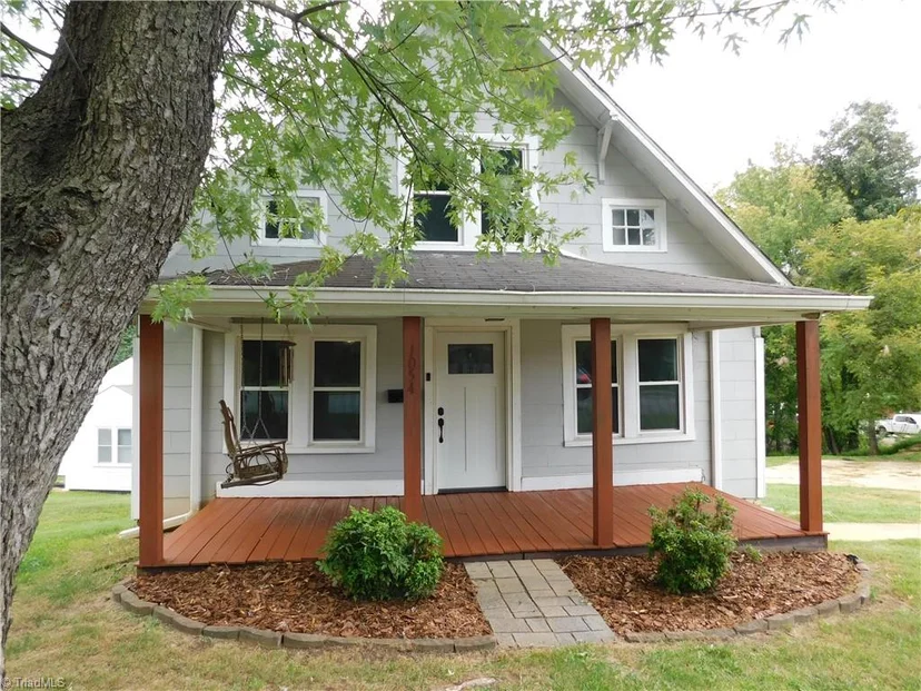 1054 N Bridge Street, photo 1 of 29