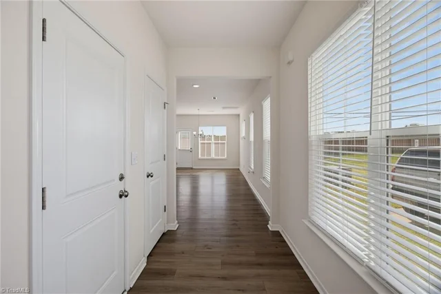 3727 Feltham Lane, photo 5 of 31