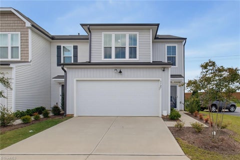 Townhouse For Sale - 3727 Feltham Lane<br/> Greensboro, NC 27282