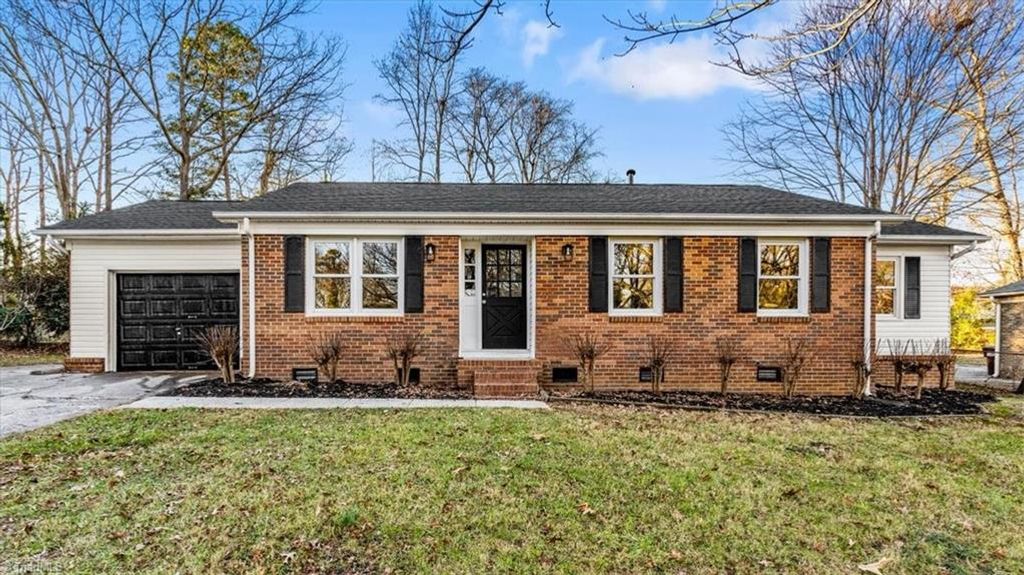 Photo of 3309 Colony Drive, Jamestown, NC 27282 (MLS # 1204352)