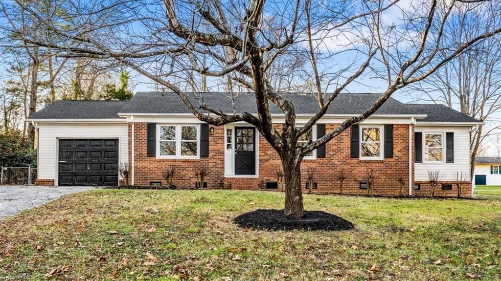 Photo of 3309 Colony Drive, Jamestown, NC 27282 (MLS # 1204352)