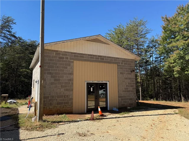 1130 Stokes Grading Drive, photo 5 of 9