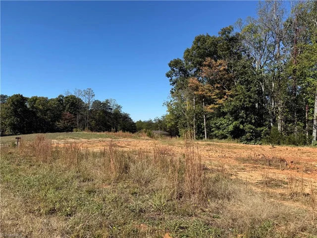 1130 Stokes Grading Drive, photo 2 of 9