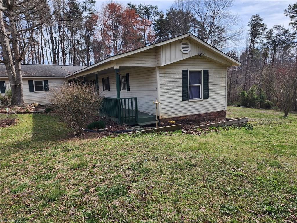 1055 Zack Drive, Pilot Mountain, North Carolina image 8