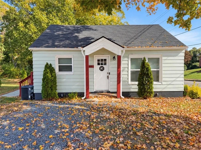 602 Greensboro Street, photo 1 of 8