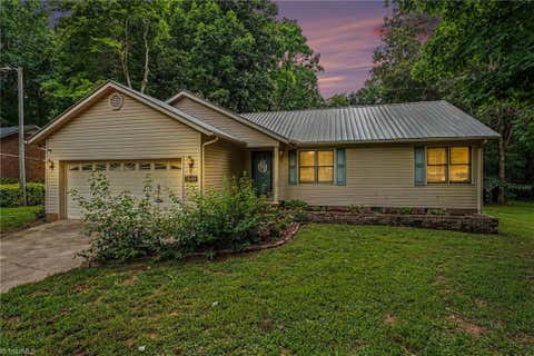 Homes For Sale - 1848 Woodglo Drive<br/> Asheboro, NC 27205