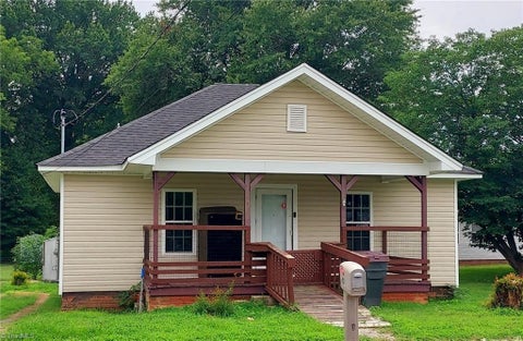 Homes For Sale - 403 Thomas Street<br/> Reidsville, NC 27320
