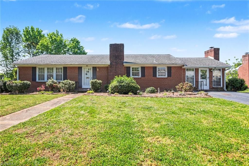 Photo of 2910 Birchwood Drive, Winston-Salem, NC 27103 (MLS # 1216716)