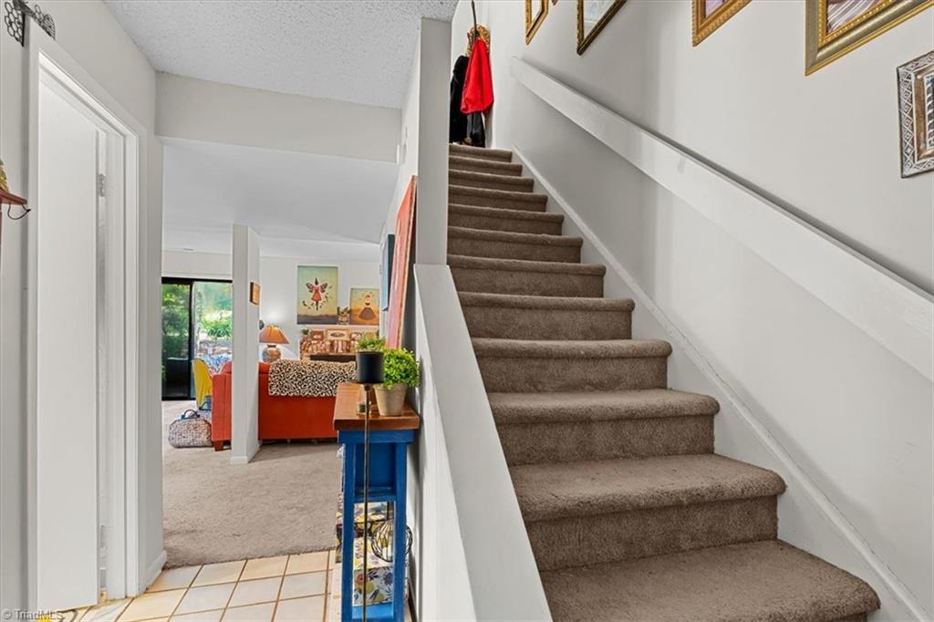 Greensboro, North Carolina 27409, United States, 2 Bedrooms Bedrooms, ,2 BathroomsBathrooms,Residential,Pending,194709