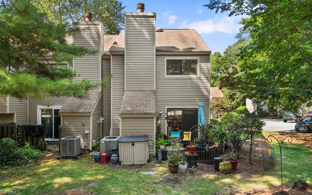 Greensboro, North Carolina 27409, United States, 2 Bedrooms Bedrooms, ,2 BathroomsBathrooms,Residential,Pending,194709