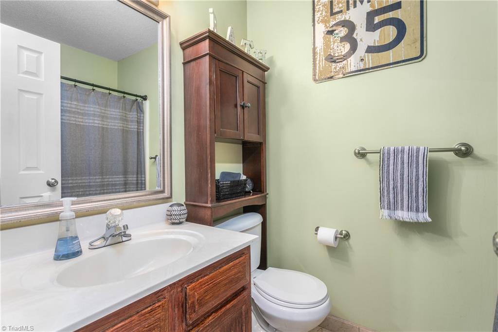 5934 W Friendly Avenue #M, Greensboro, North Carolina image 13