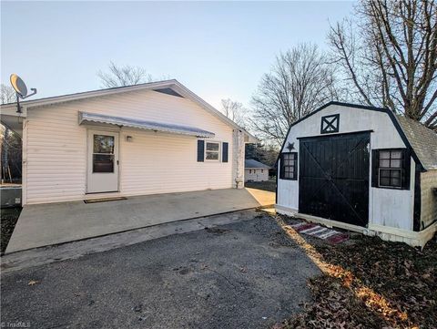 A home in Mount Airy