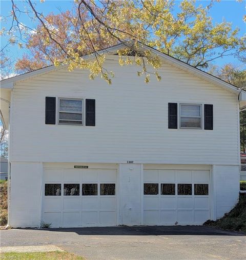 A home in Mount Airy