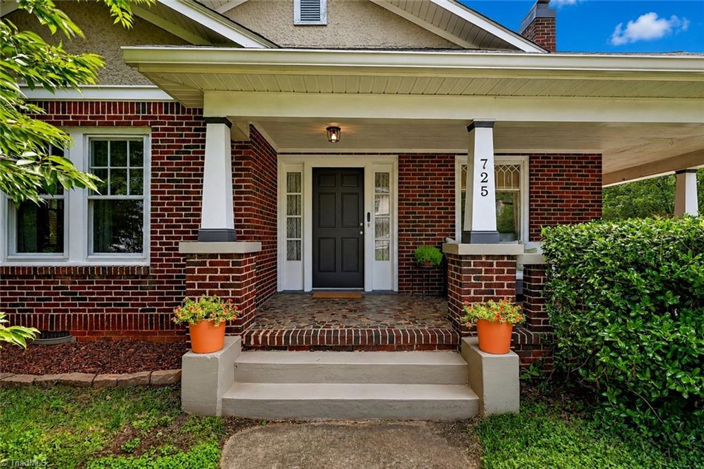 Photo of 725 Lockland Avenue, Winston-Salem, NC 27103 (MLS # 1230587)