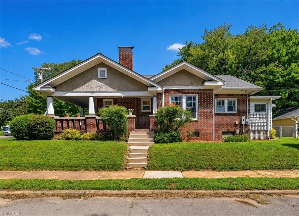 Photo of 725 Lockland Avenue, Winston-Salem, NC 27103 (MLS # 1230587)