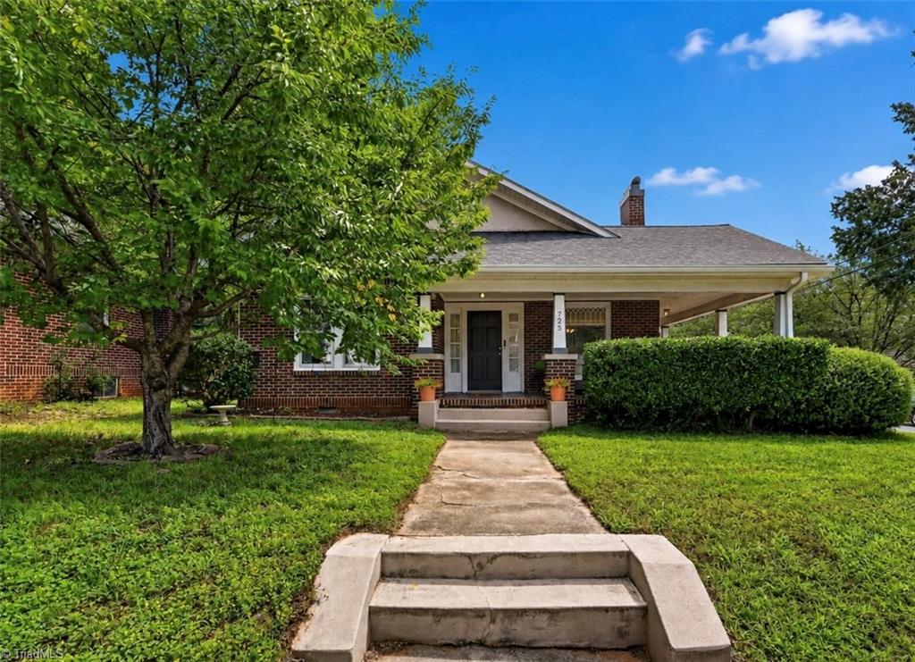 Photo of 725 Lockland Avenue, Winston-Salem, NC 27103 (MLS # 1230587)