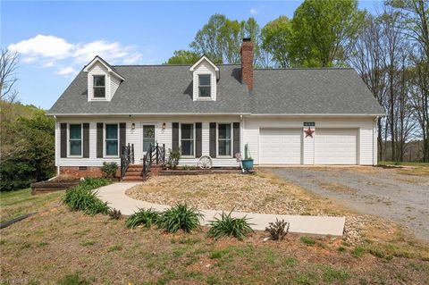 Homes For Sale - 233 Rock Spring Drive<br/> Reidsville, NC 27320