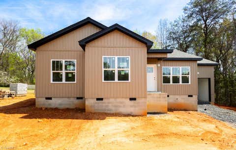 Homes For Sale - 722 Cypress Hill Drive<br/> Eden, NC 27288
