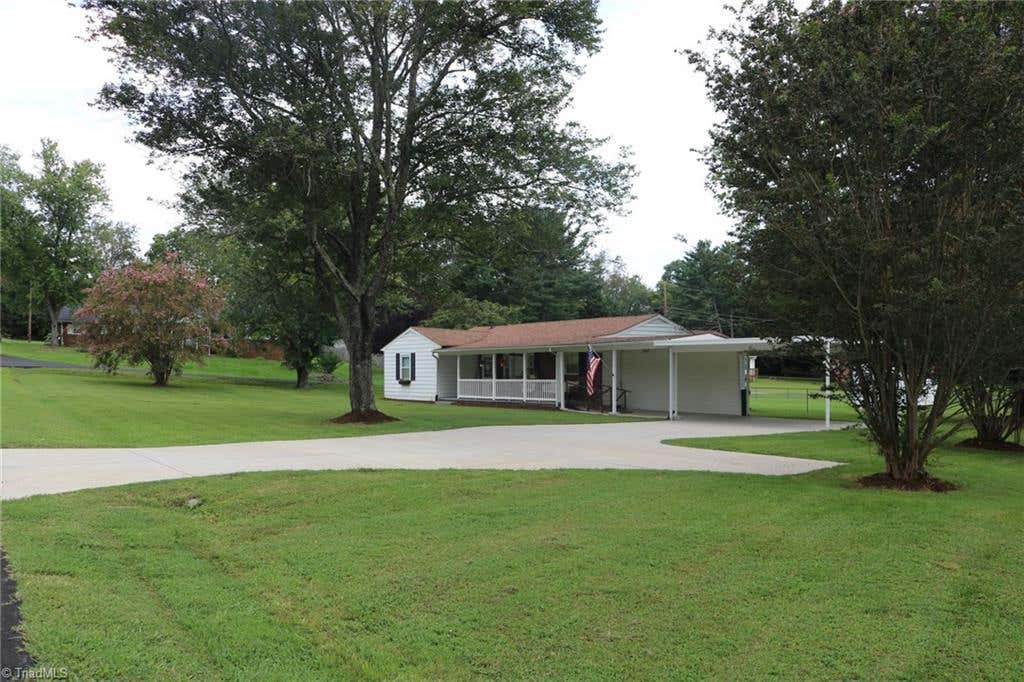 Photo of 106 Mohawk Drive, King, NC 27021 (MLS # 1230740)