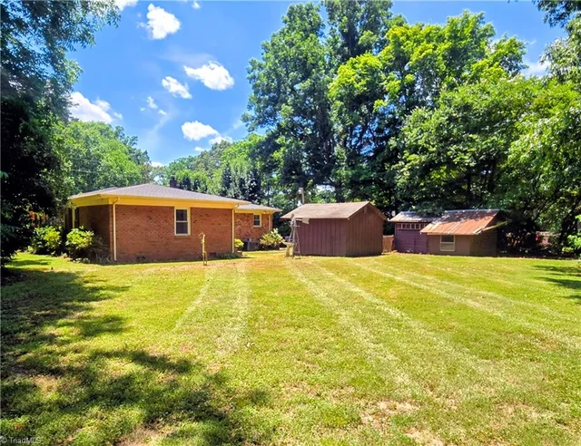 171 Idlewild Drive, photo 5 of 23