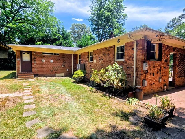 171 Idlewild Drive, photo 4 of 23