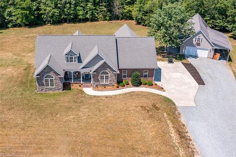 Single Family Residence in Burlington NC 417 McCray Road.jpg