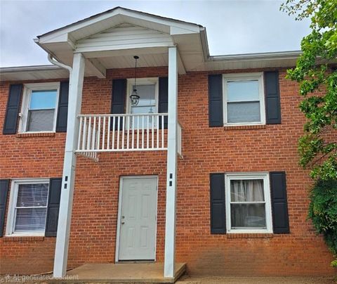 Multifamily For Rent - 3620 Clemmons Road #APT 3<br/> Forsyth County, Clemmons, NC 27103